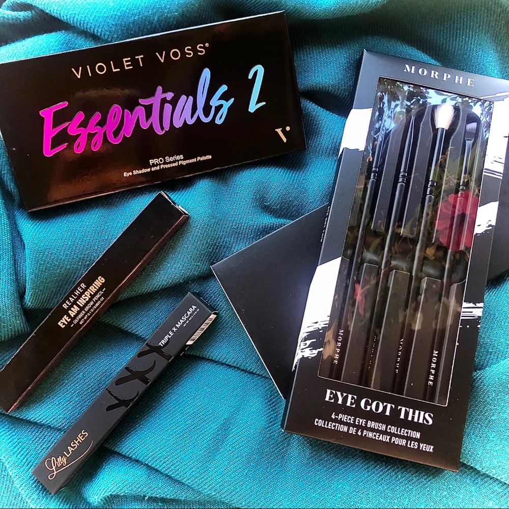 Shadow Palette, Brow Pencil, Mascara, 4 Brushes